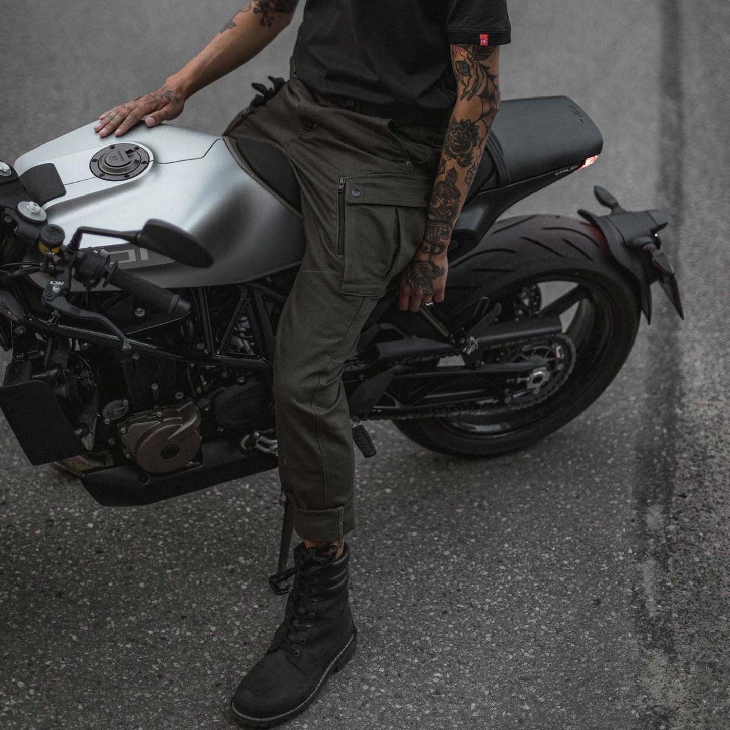 Pando Moto Mark Kev 02 Tapered Fit Cargo Trousers - Olive
