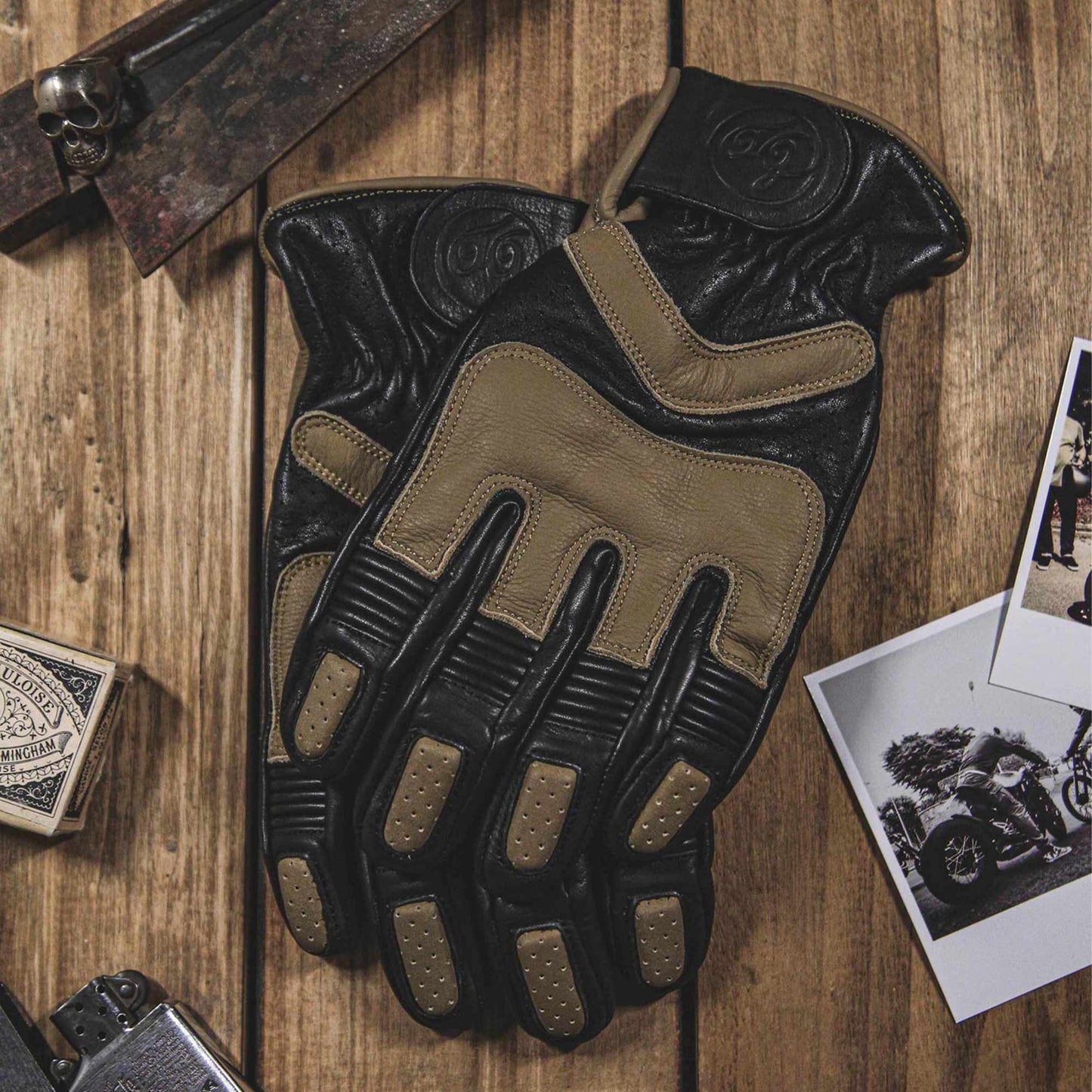 Age Of Glory Hero Gloves - Black / Sand
