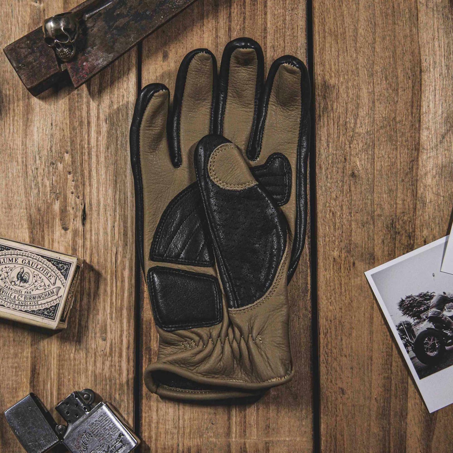 Age Of Glory Hero Gloves - Black / Sand