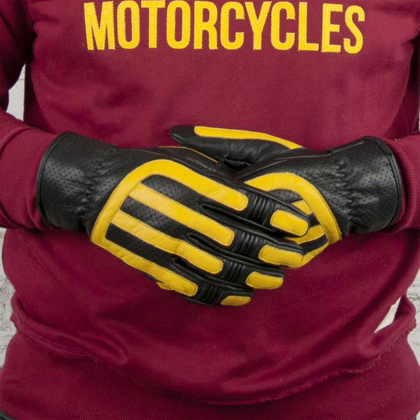 Age Of Glory Victory Gloves - Black / Yellow