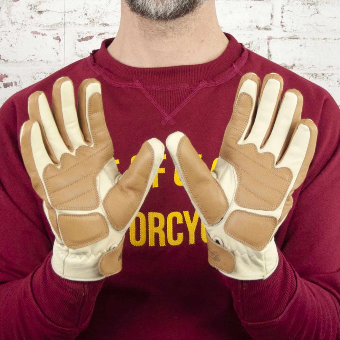 Age Of Glory Victory Gloves - Cream / Camel